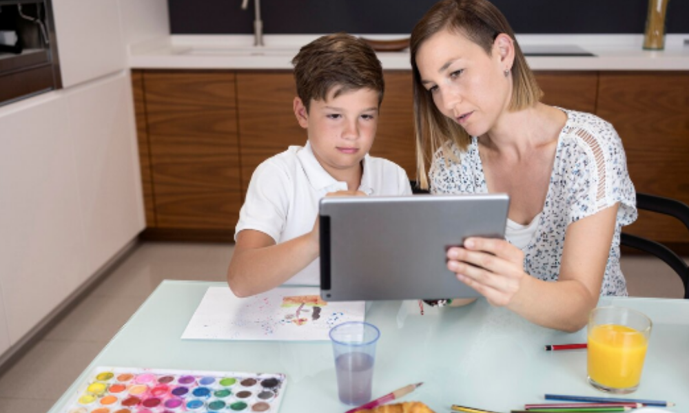 How Moms Are Using GPT to Plan Meals & School Schedules